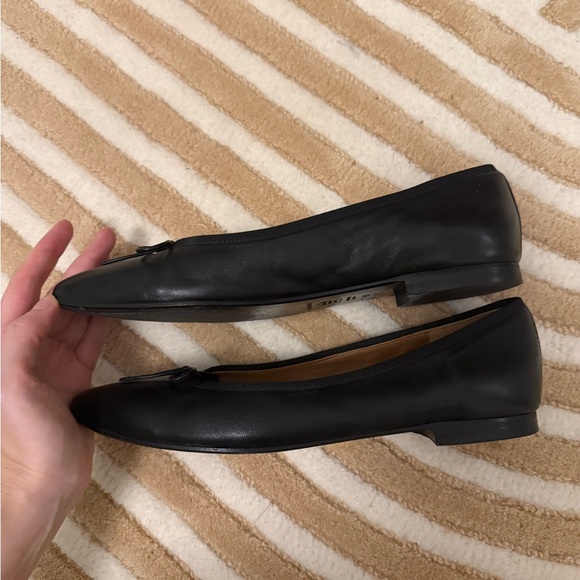Margaux the Pointe Black Flats - Picture 8 of 8